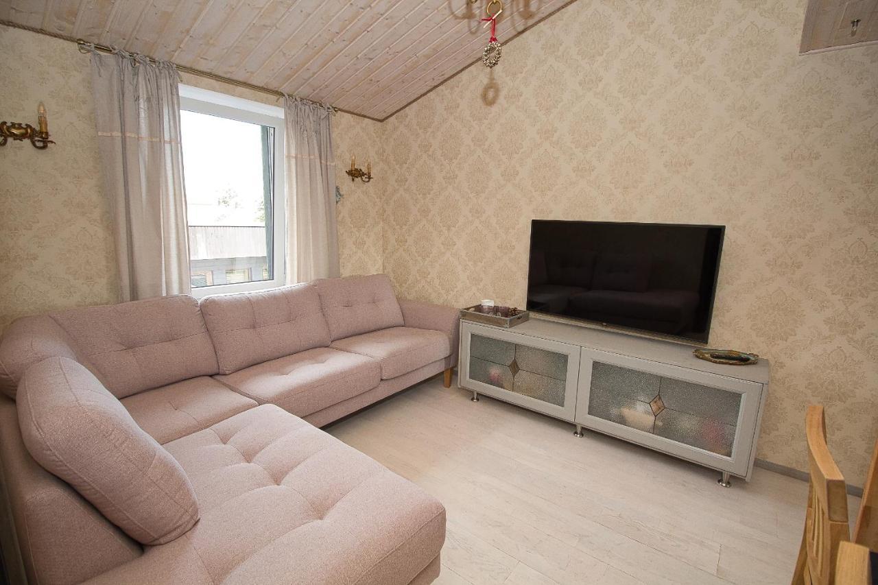 Apartment With Private Garden And Large Balcony Pärnu Kültér fotó
