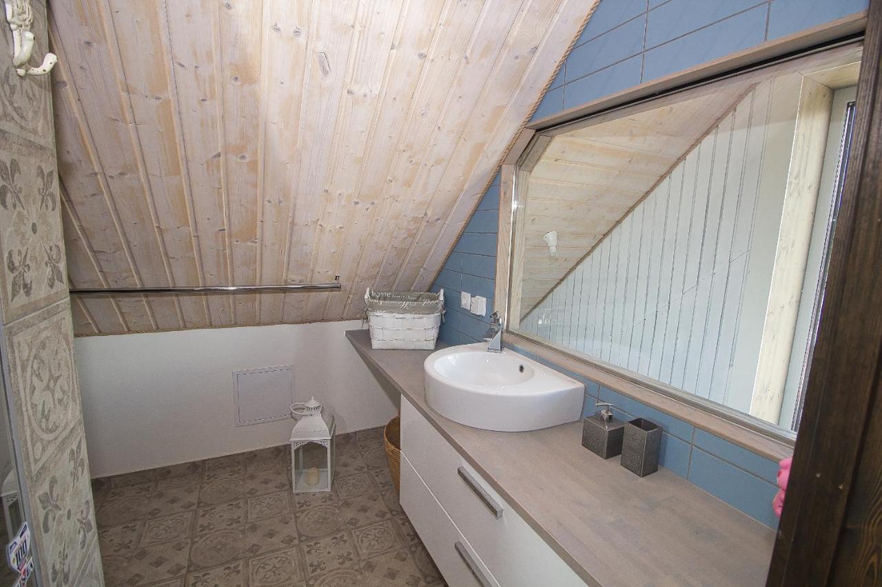 Apartment With Private Garden And Large Balcony Pärnu Kültér fotó